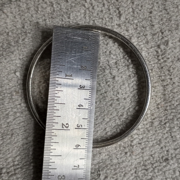 Silvertone plain Bangle bracelet - Picture 4 of 4